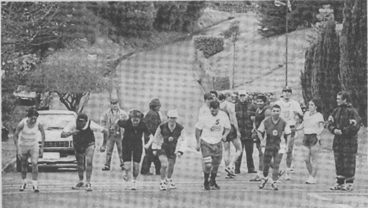 (FOTO DE LA PARTIDA DE UNA CARRERA (B/N)